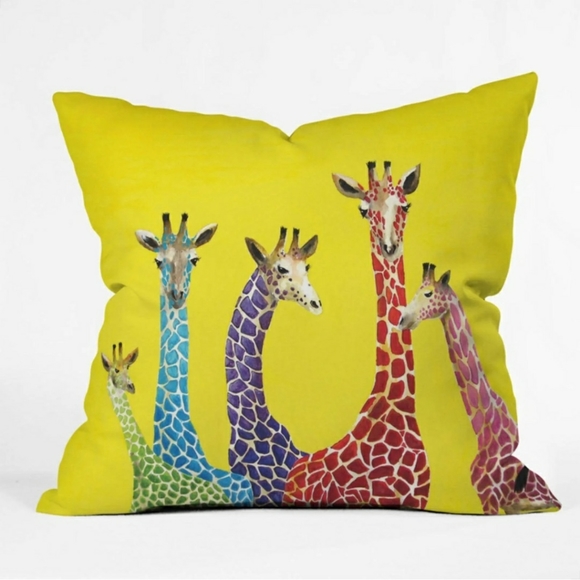 Giraffes pillow cases, 2 pillow covers, 20 x 20 inches. - Picture 3 of 4